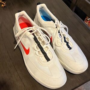 Nike tennis shoes